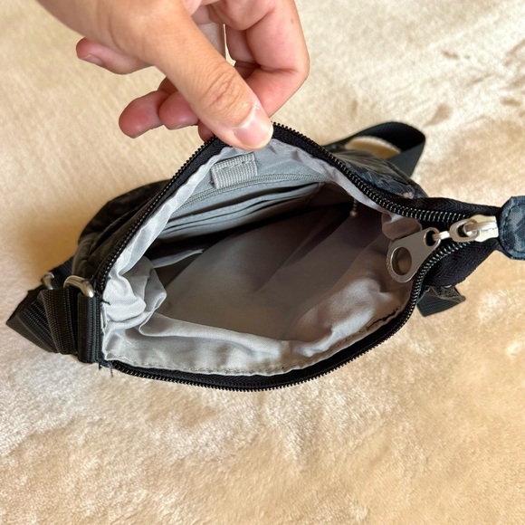 Black Leopard Baggallini Crossbody Bag - Picture 4 of 5